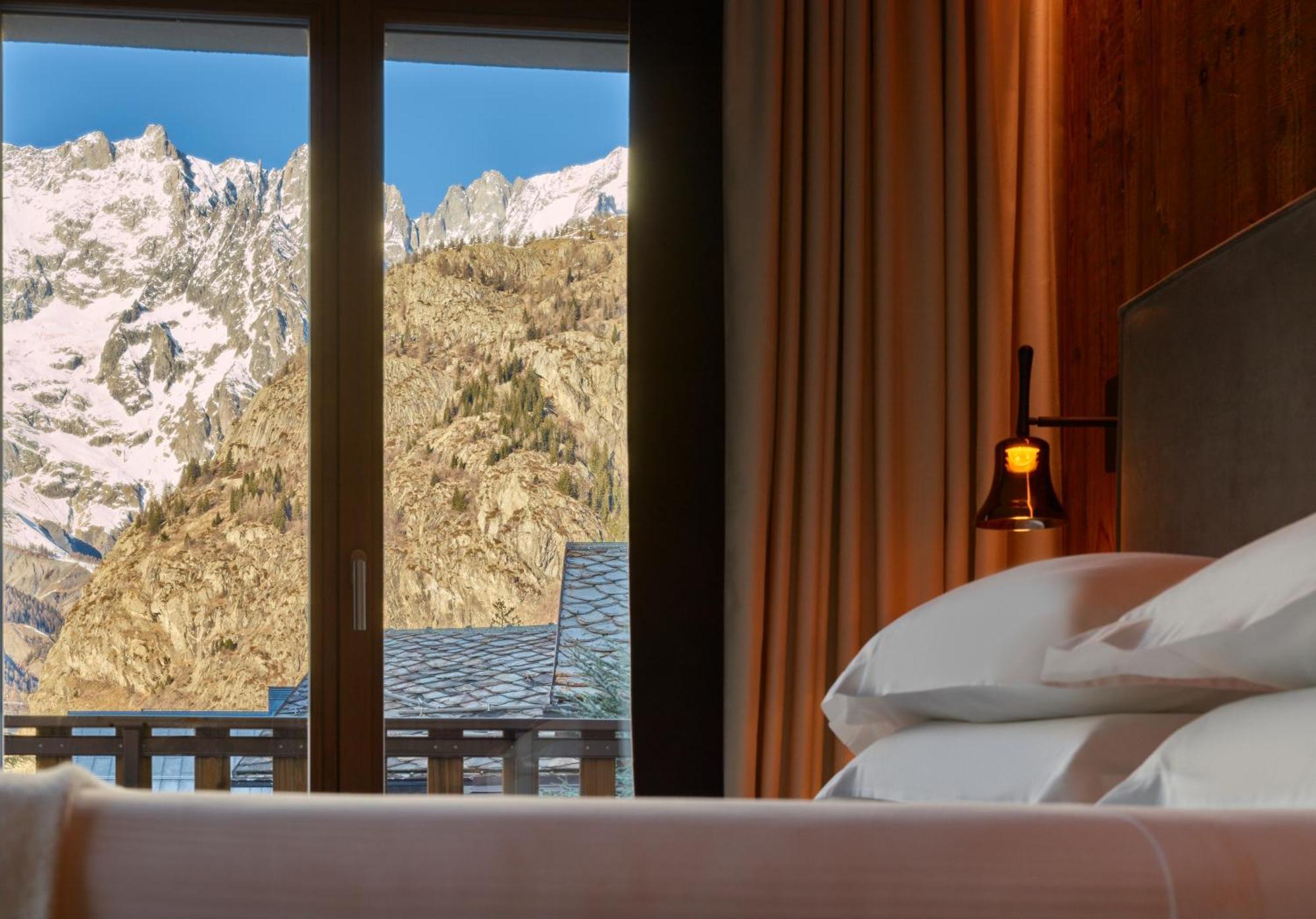 Le Massif Hotel & Lodge Courmayeur The Leading Hotels Of The World ภายนอก รูปภาพ