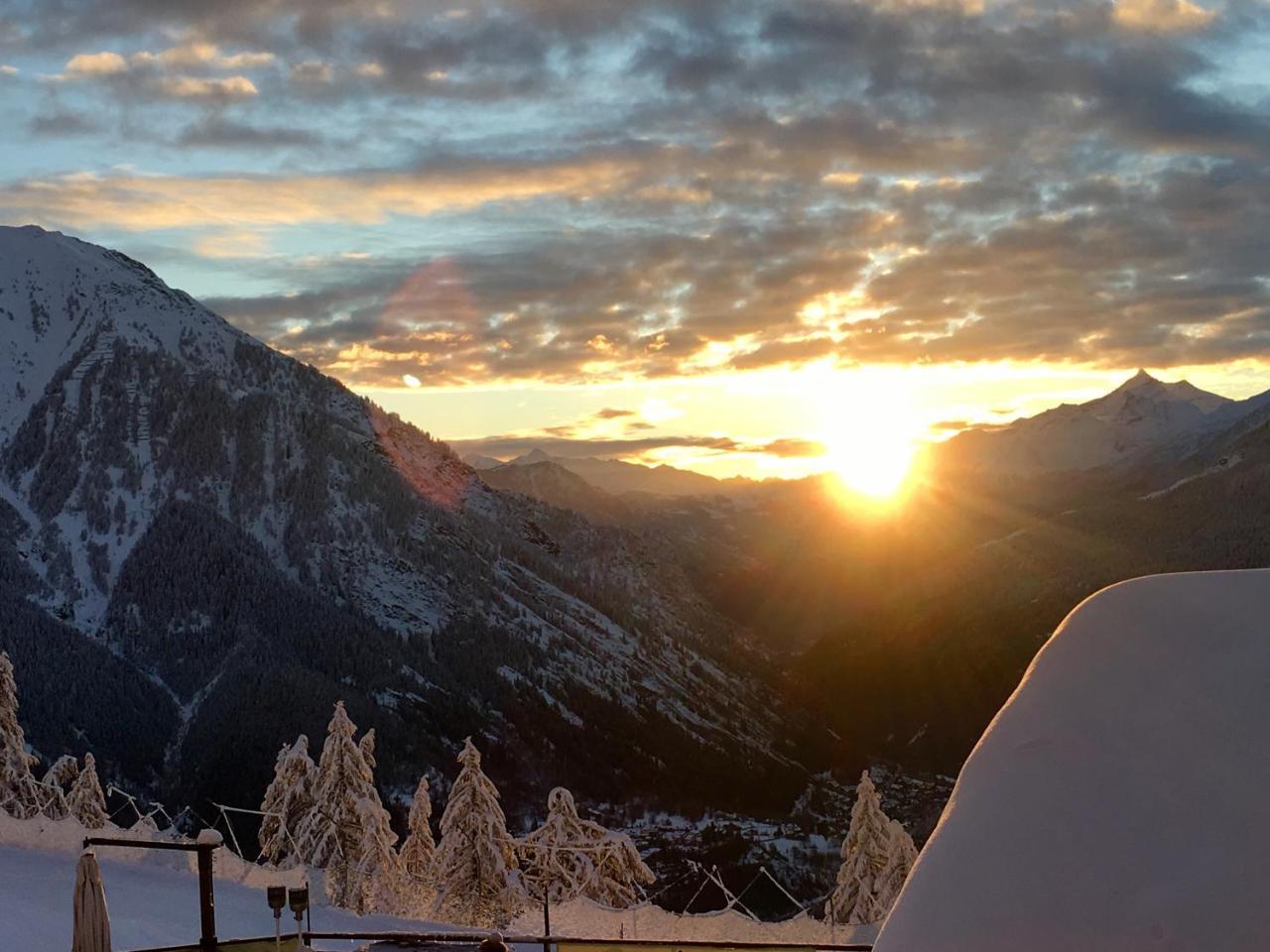 Le Massif Hotel & Lodge Courmayeur The Leading Hotels Of The World ภายนอก รูปภาพ