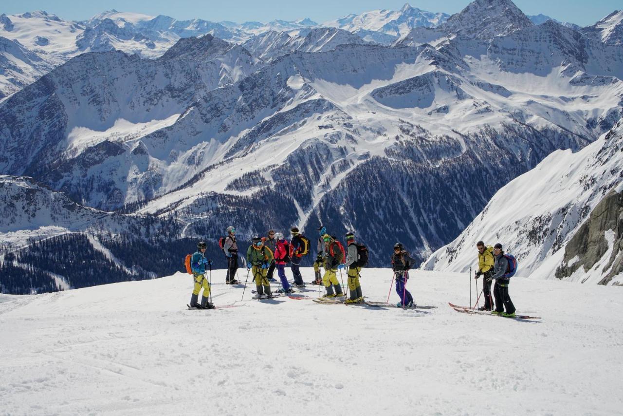Le Massif Hotel & Lodge Courmayeur The Leading Hotels Of The World ภายนอก รูปภาพ
